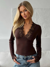 Lina | Dames Blouse - Elegante Kanten Details, Diepe V-hals 8