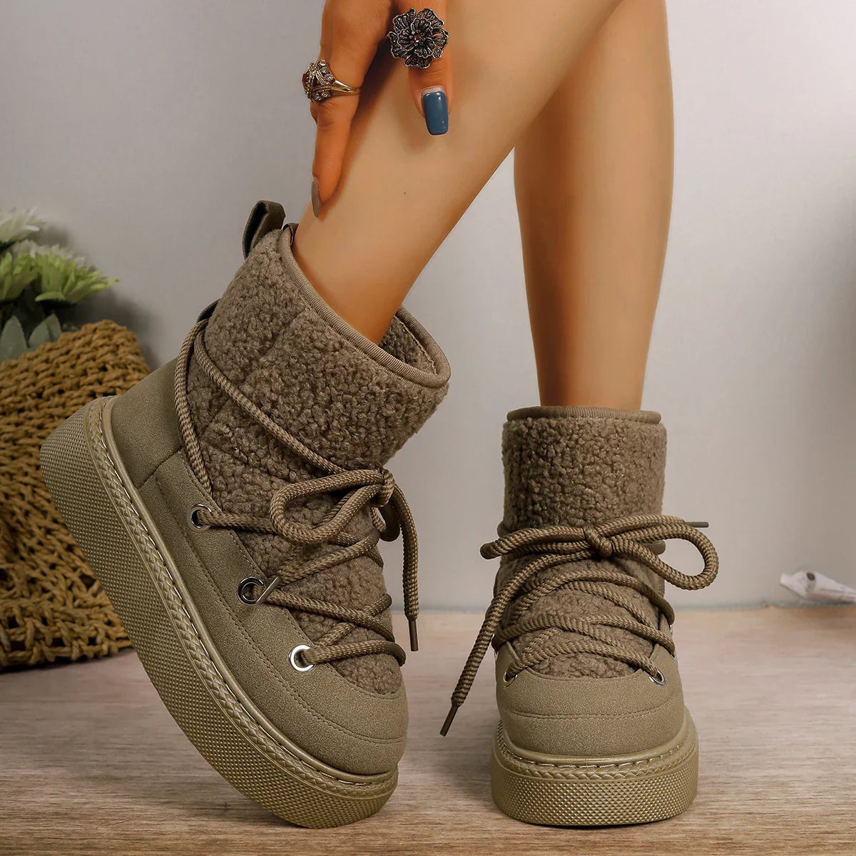 Lina | Dames Enkellaarzen Zwart - Platform met Veters en Sherpa Afwerking 3