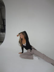 Leila | Zwarte Wikkel Top met Lange Mouw