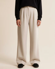 Mova | Zwarte Damesbroek Hoge Taille - Geplooide Pijpen, Elegant 1