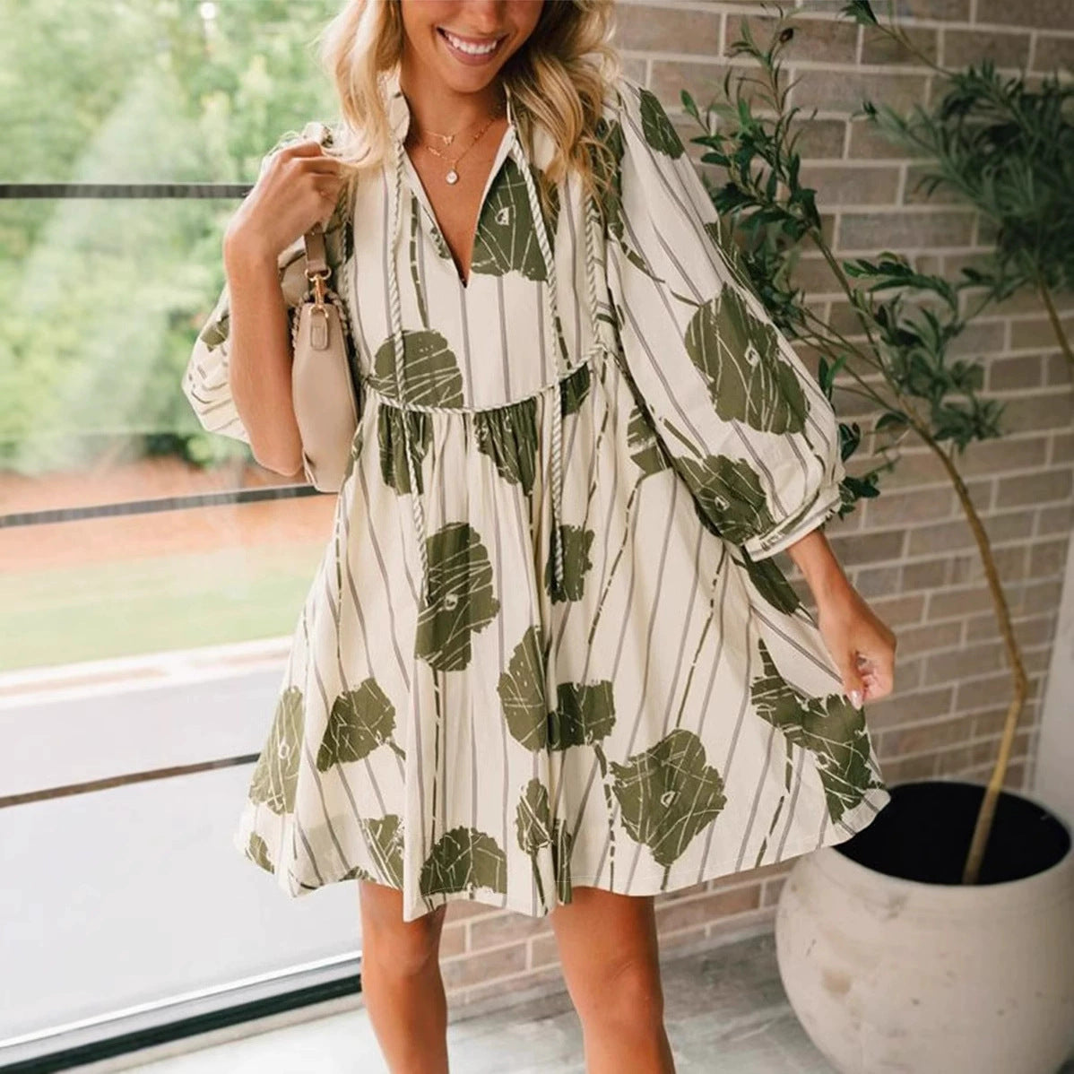 Dylana | Luchtige V-Hals Zomerjurk met Pofmouwen en Print