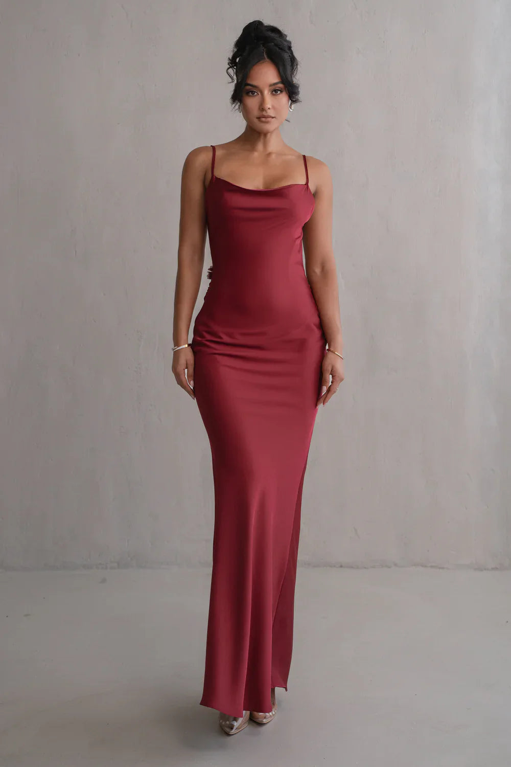 Concetta | Elegante Maxi Jurk met Open Rug en Cowl Halslijn