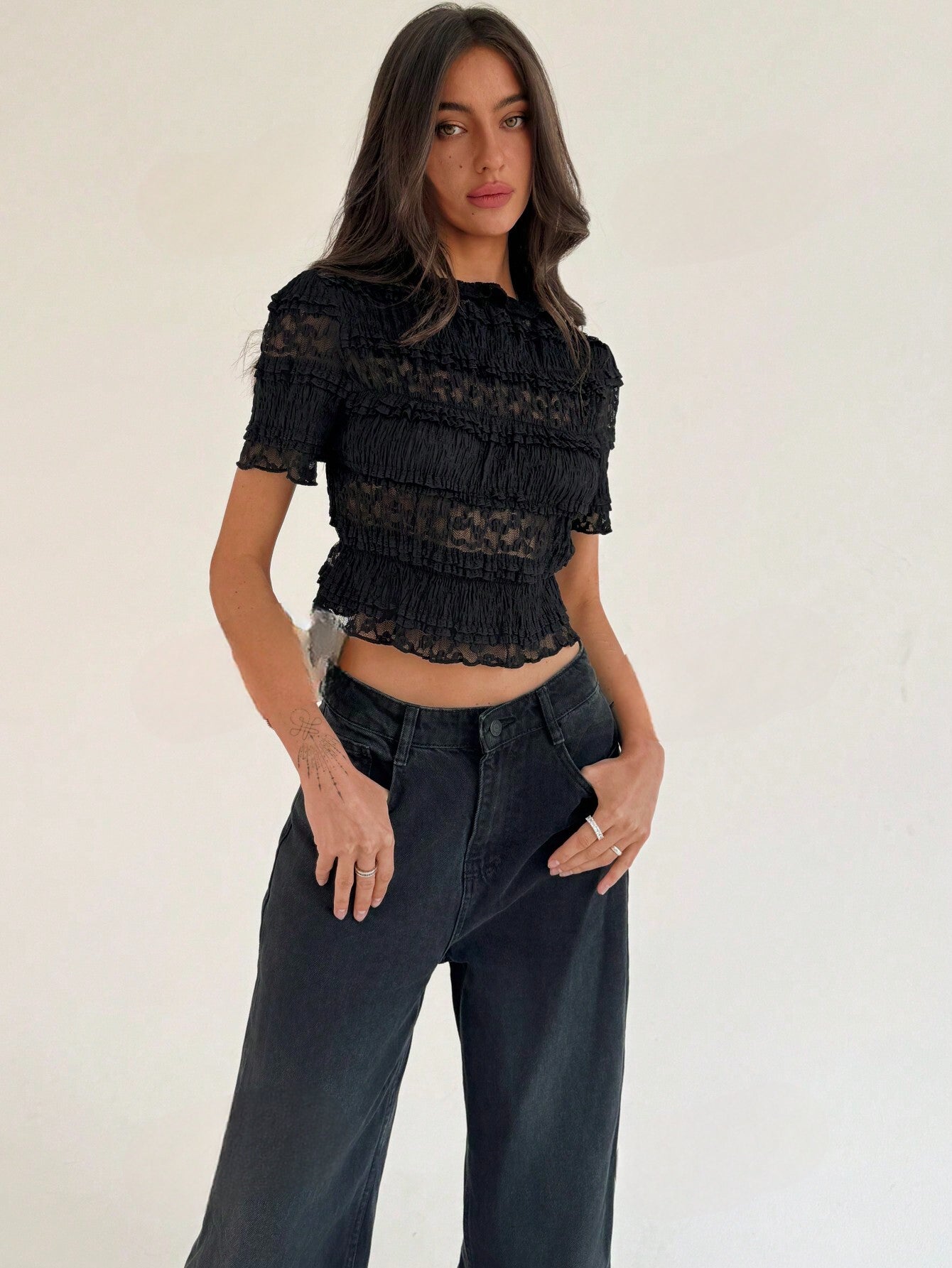 Dorita | Luxe Kanten Crop Top met Transparante Details