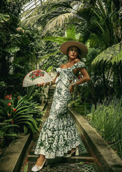 Amalia | Lange Katoenen Zomerjurk met Open Rug – Wit-Groen