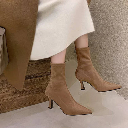 Noémie | Toe Sock Boots met Hak – Zwart Suède Look