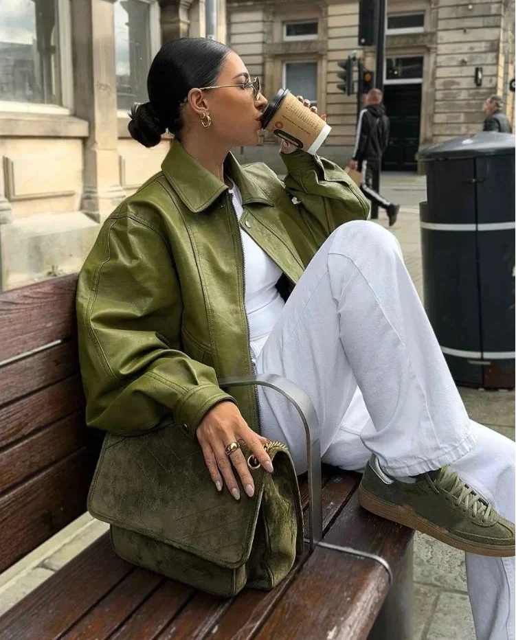 Lily-Rose | Vegan Leren Dames Jas - Olijfgroen met Moderne Streetwear Look