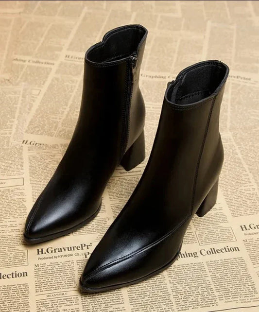 Delfia | Sculpted Enkelboots met Hak – Zwarte Leren Look