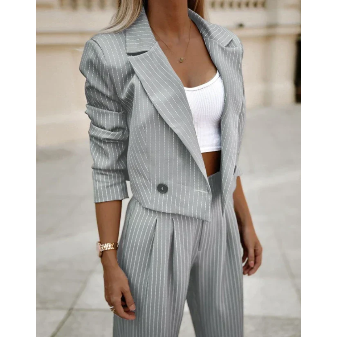 Enya | Tweedelige Damespak - Cropped Colbert en Broek