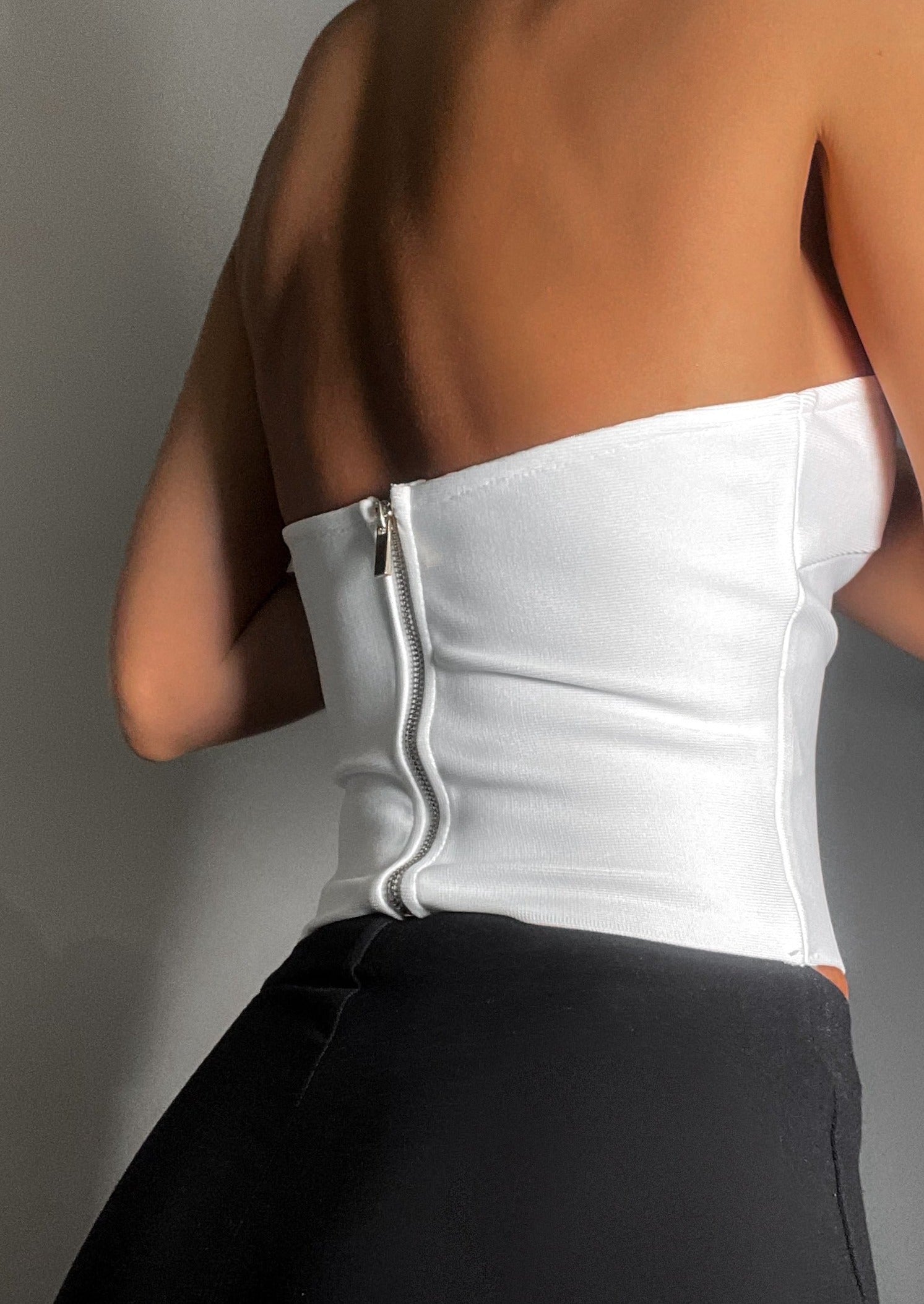 Ornelia | Witte Strapless Bustier Top – Luxe Stretch Pasvorm