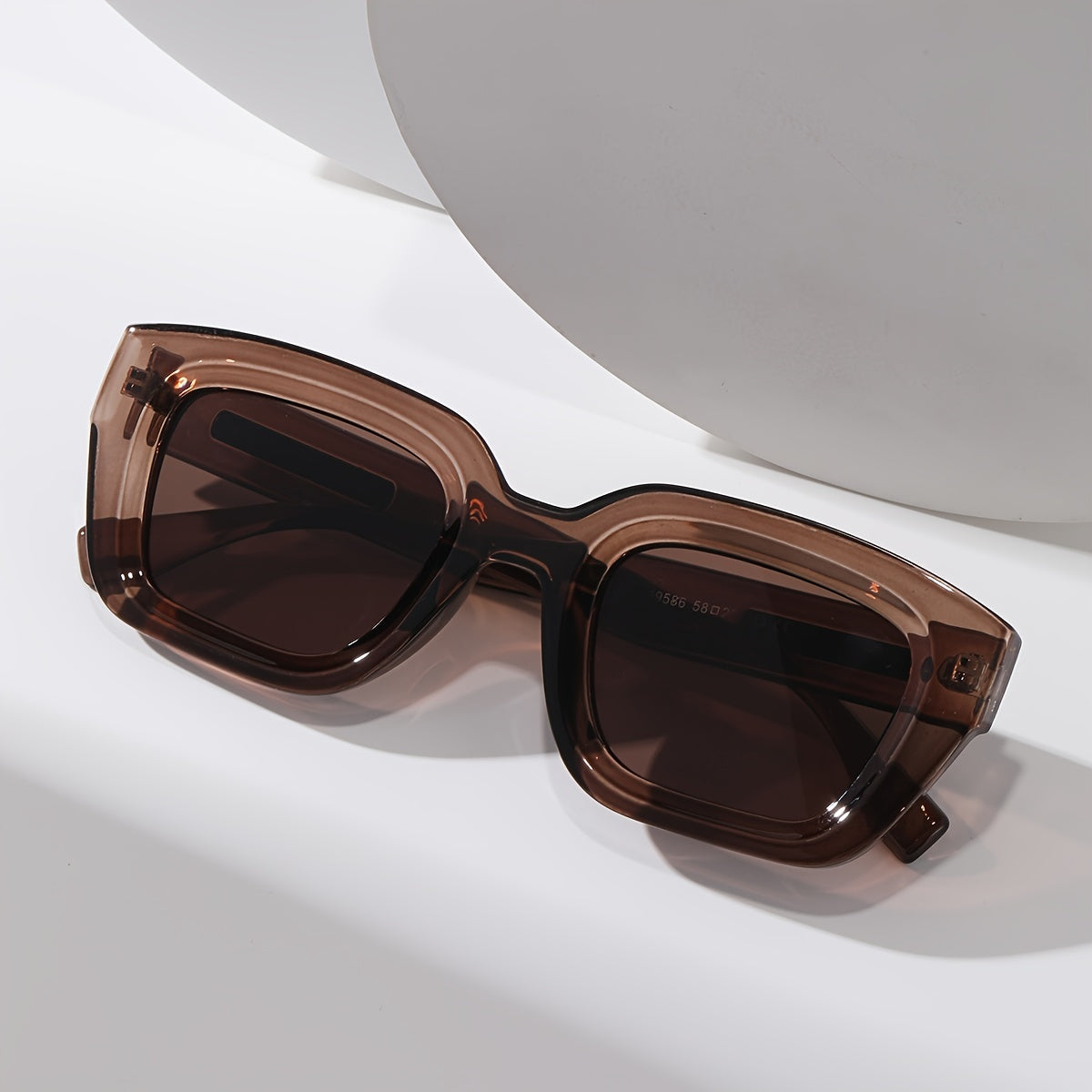 Yunar | Retro Vierkante Zonnebril voor Vrouwen