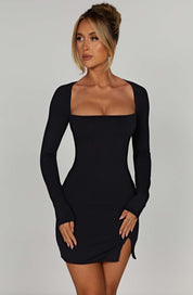 Belle | Elegante Zwarte Mini-jurk met Vierkante Halslijn