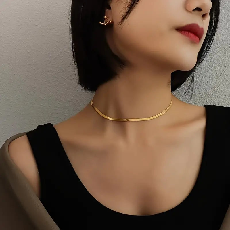 Loreto | Herringbone Ketting Goudkleurig – Minimalistisch & Chic