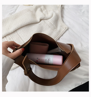 Puk | Minimalistische Schoudertas van Vegan Leer