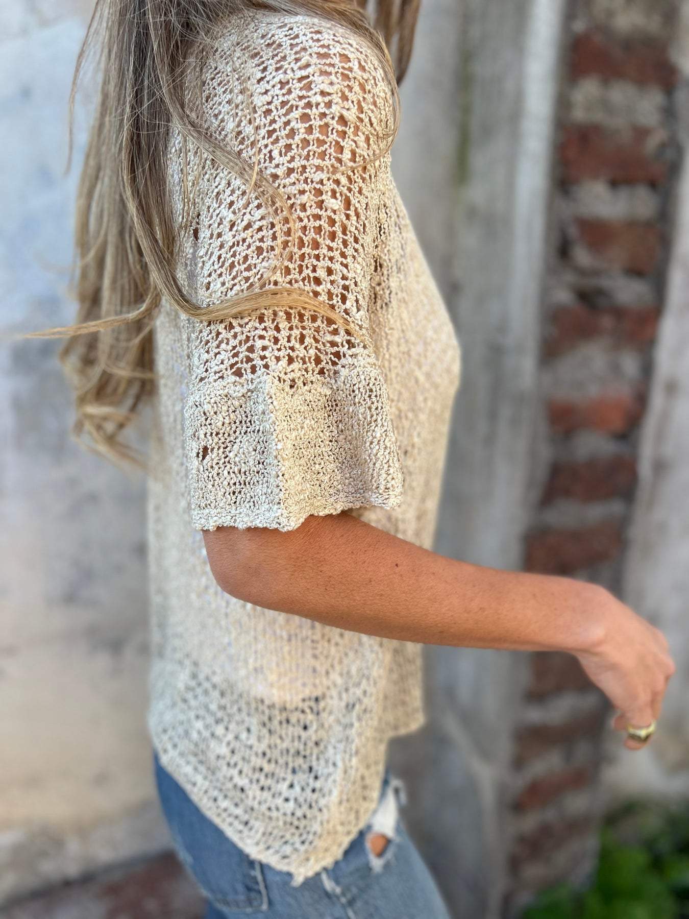 Nena | Gebreide Top met V-hals en Knoop Detail
