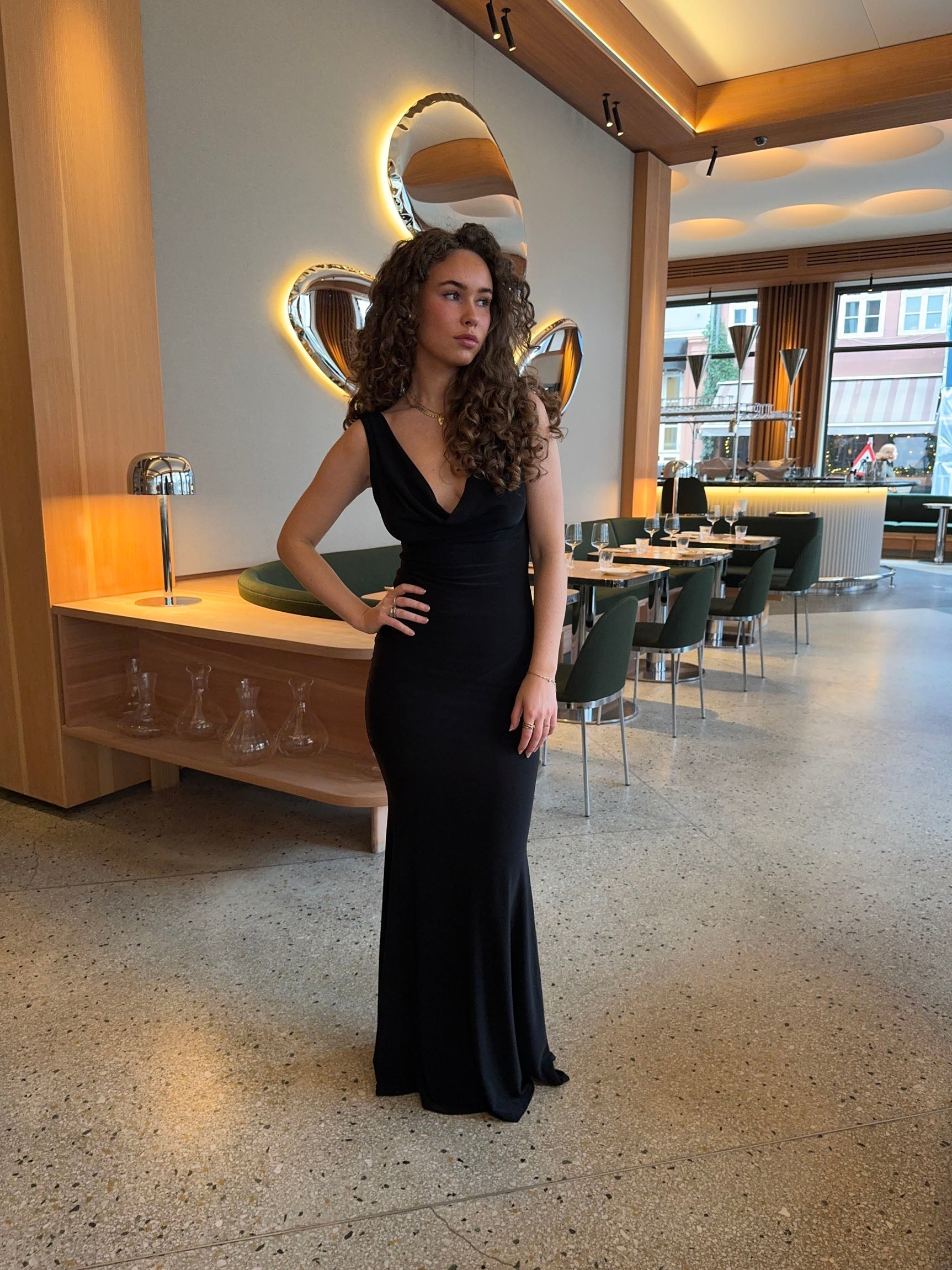 Zahra | Feestelijke Mouwloze Maxi-Jurk met V‑hals