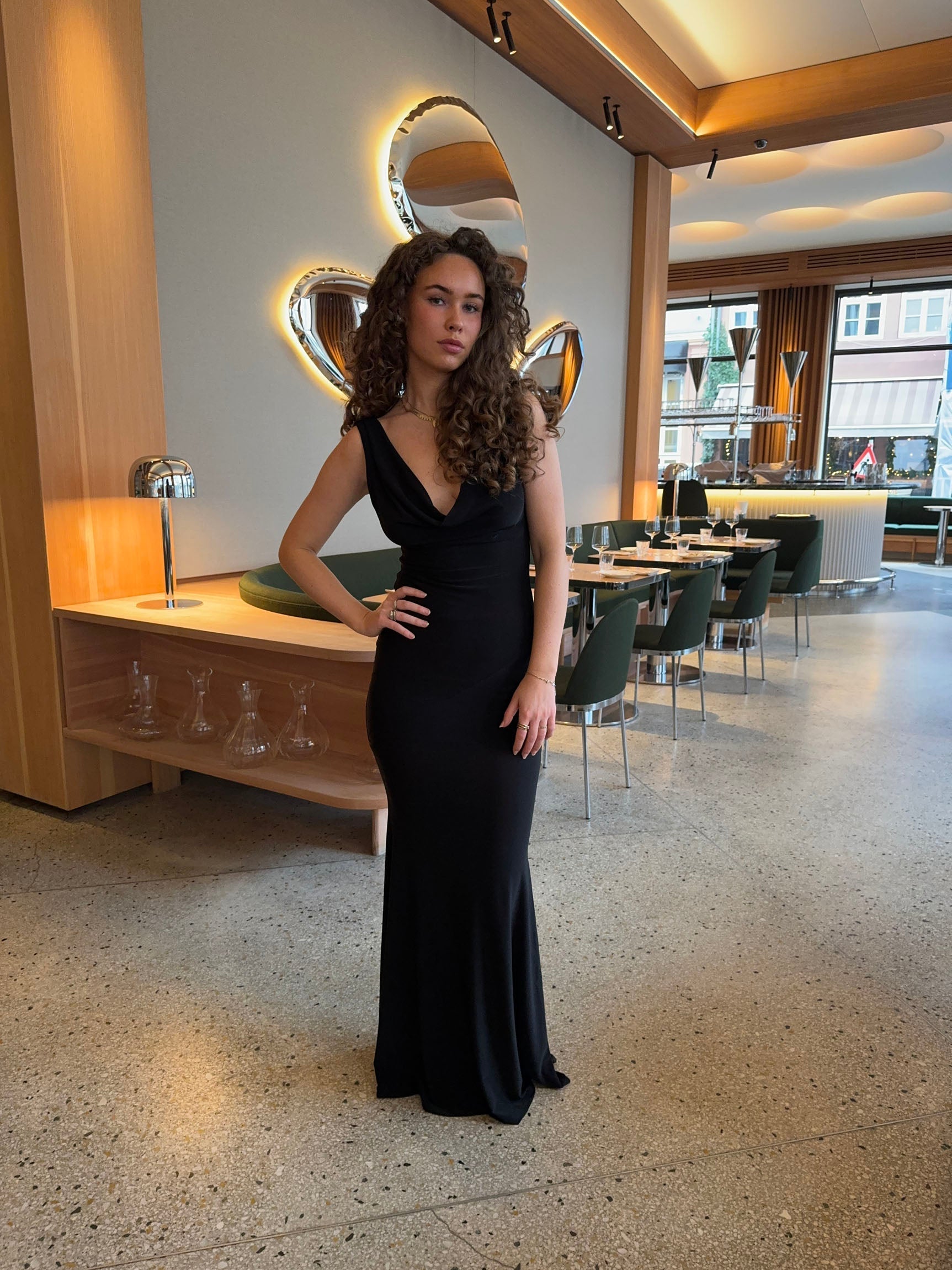 Zahra | Feestelijke Mouwloze Maxi-Jurk met V‑hals