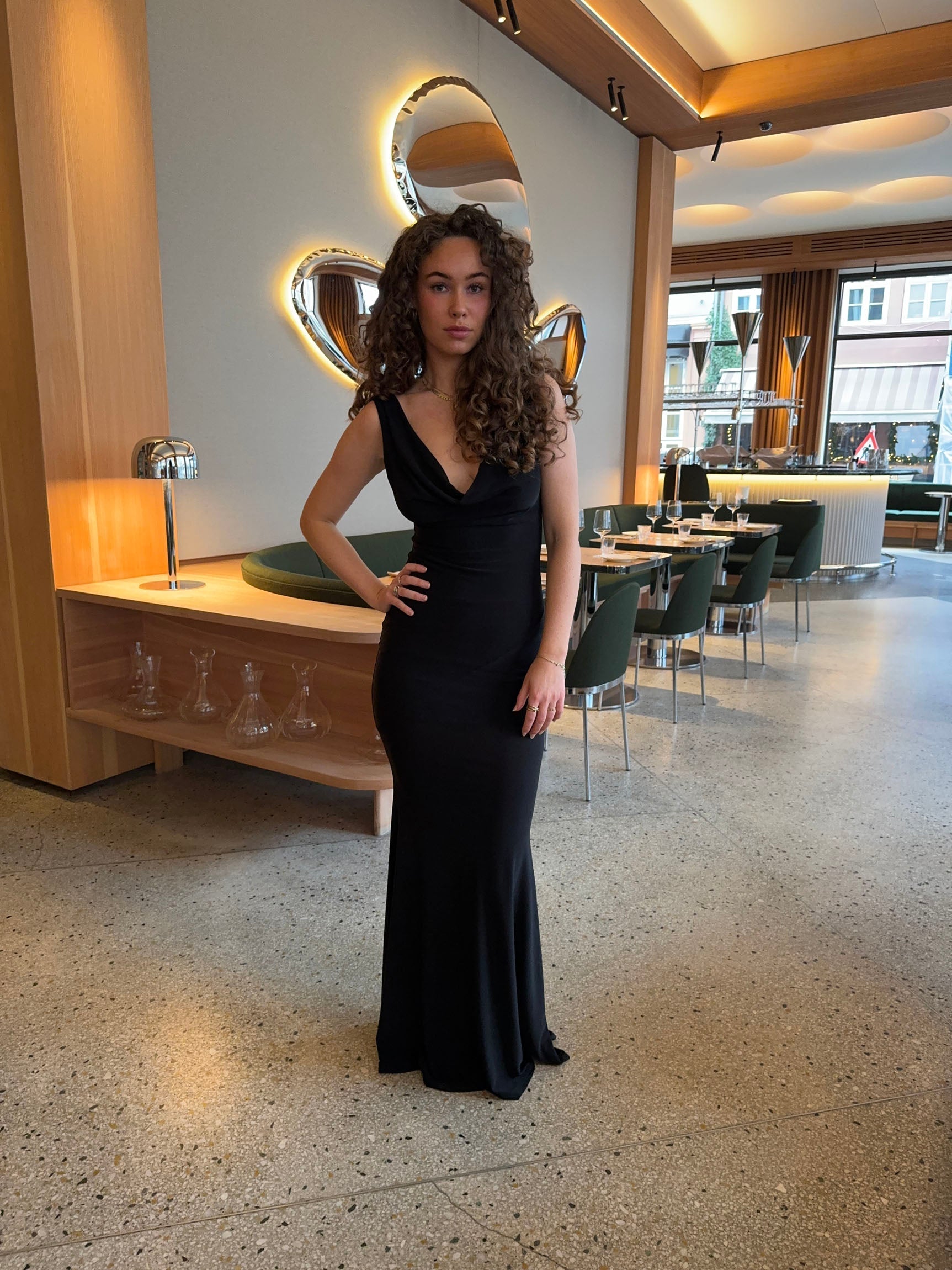 Zahra | Feestelijke Mouwloze Maxi-Jurk met V‑hals