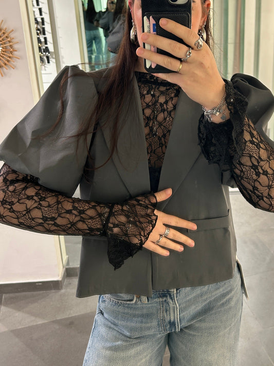Benita | Zwarte Kanten Top - Trendy Lace Top met Lange Mouwen