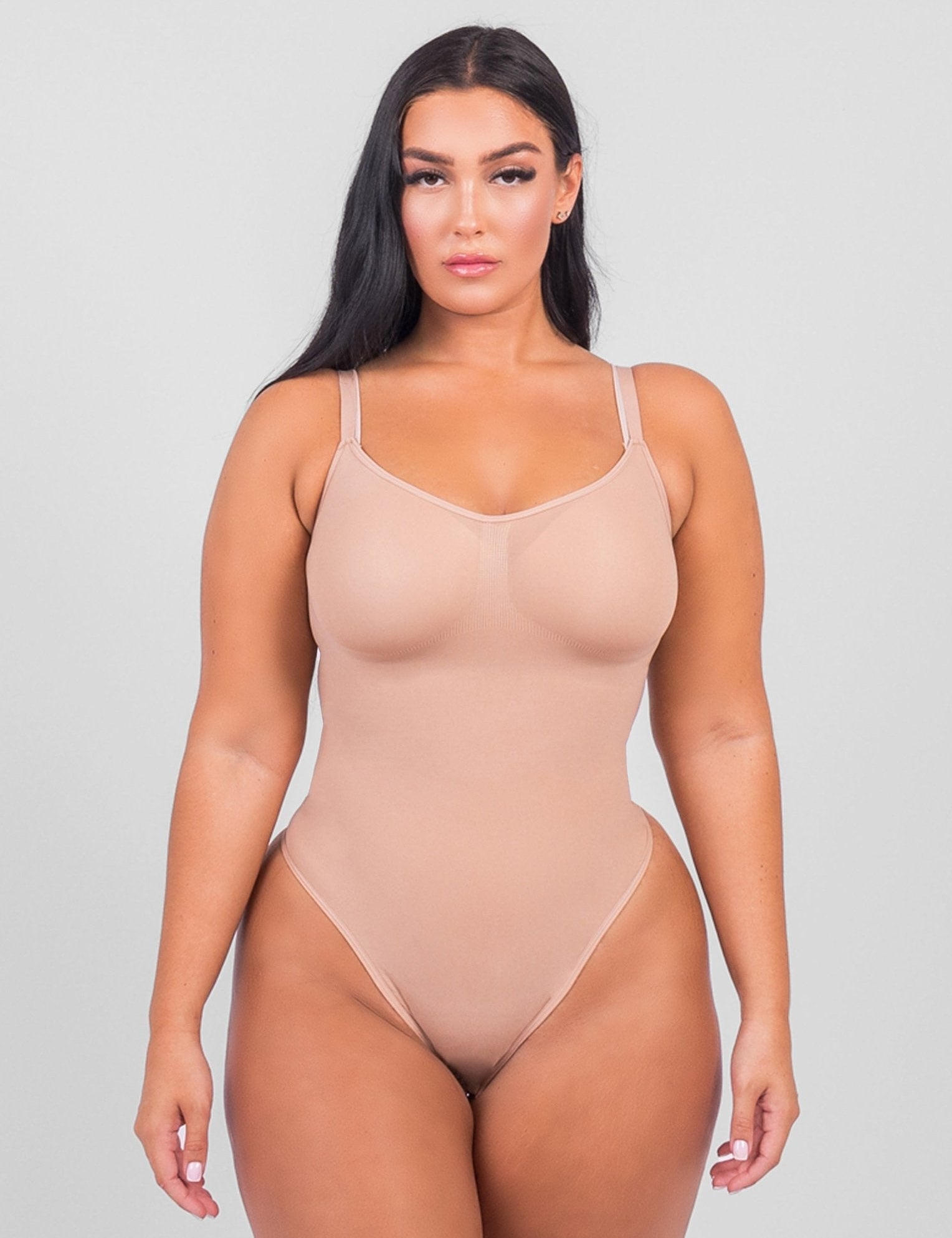 stefanie-smoothing-seamless-thong-shaper-381049.jpg