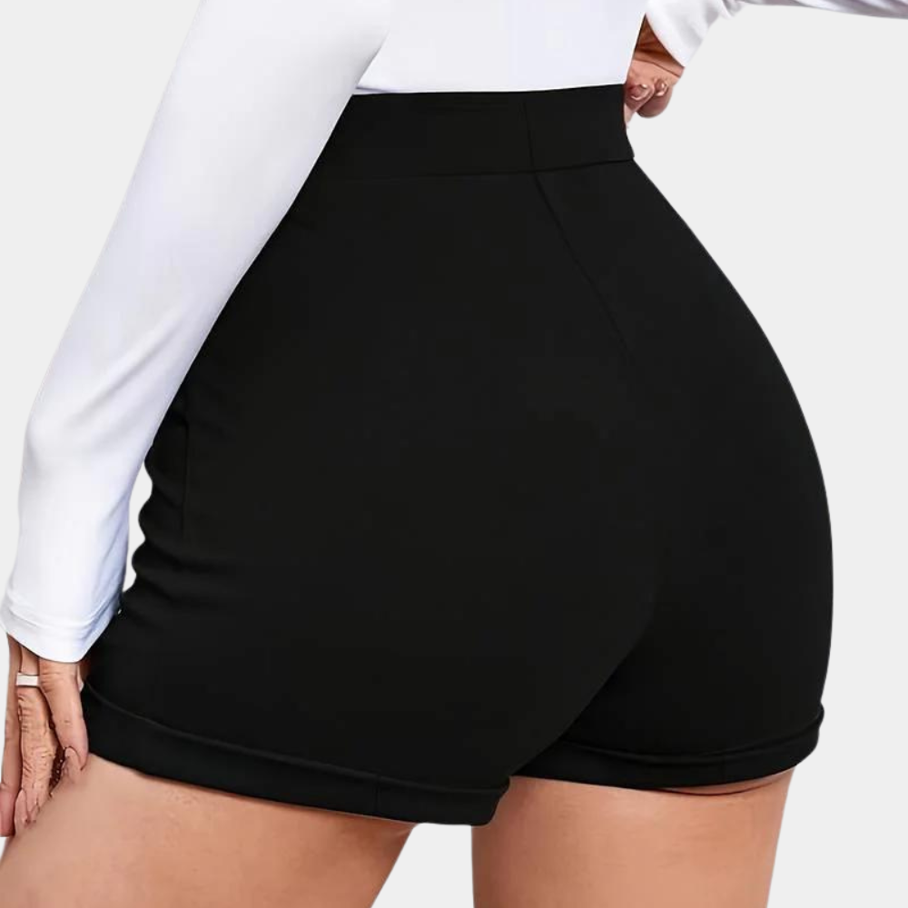 Trendy Shorts met Gouden Knoopdetail